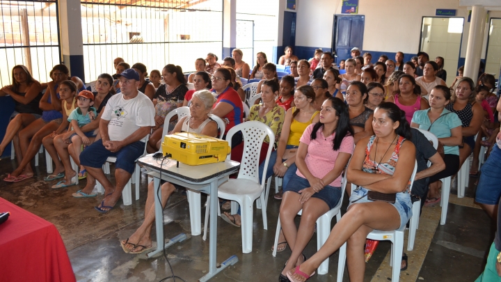 Secretaria de Educação promove reunião com comunidade do Sabino Leite para reestruturação escolar